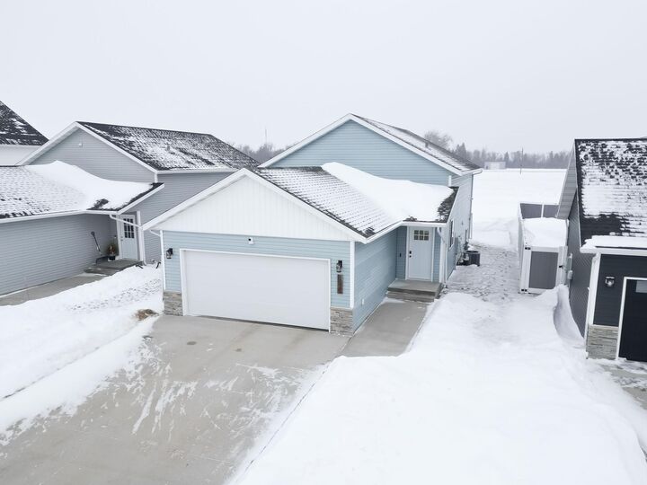 Property Photo: 6028 78 Avenue S ND 58047