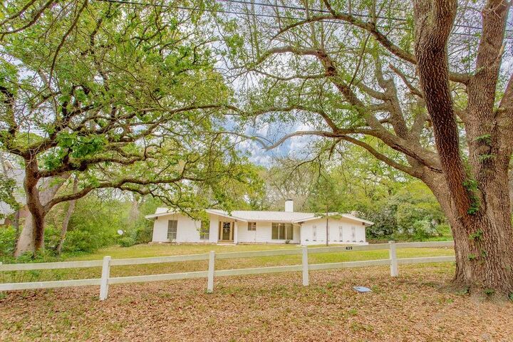 Property Photo:  439 N Lonestar Lane  TX 75771 