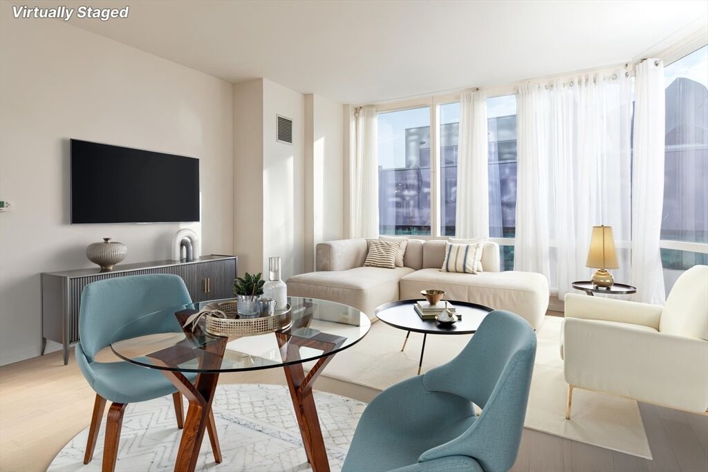 Property Photo:  1 Franklin St 1412  MA 02110 