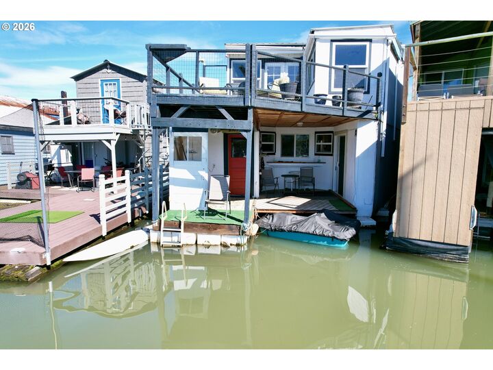 Property Photo:  101 N Boat Basin Rd C-3  OR 97058 