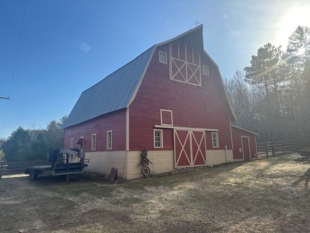 Property Photo:  W4527 County Rd F  WI 54875 