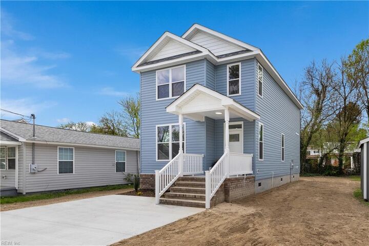 Property Photo:  109 Woodrow Ave  VA 23434 