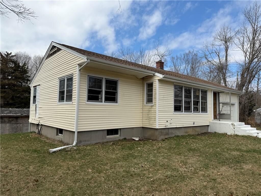 Property Photo:  21 Nichols Lane  RI 02891 