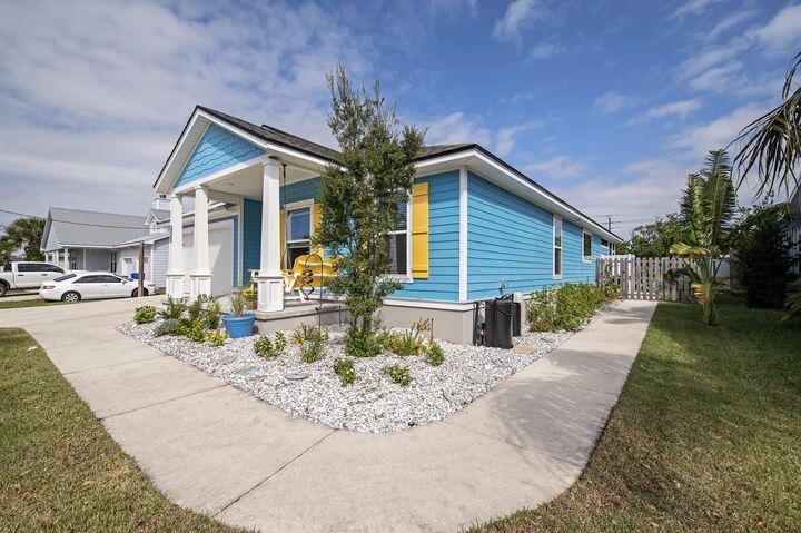 Property Photo: 6056 Costanero Rd FL 32080