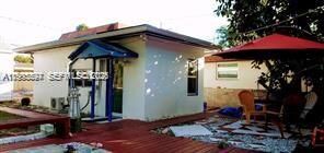 Property Photo:  1909 Pierce St 2  FL 33020 