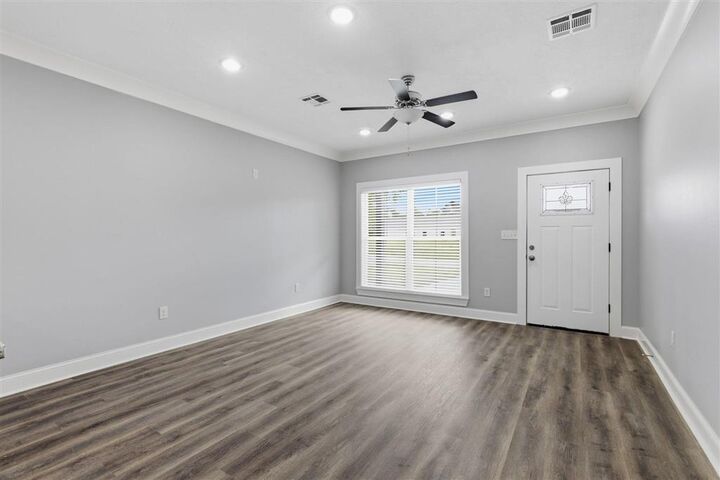 Property Photo:  309 S Lyles Street S  LA 70648 