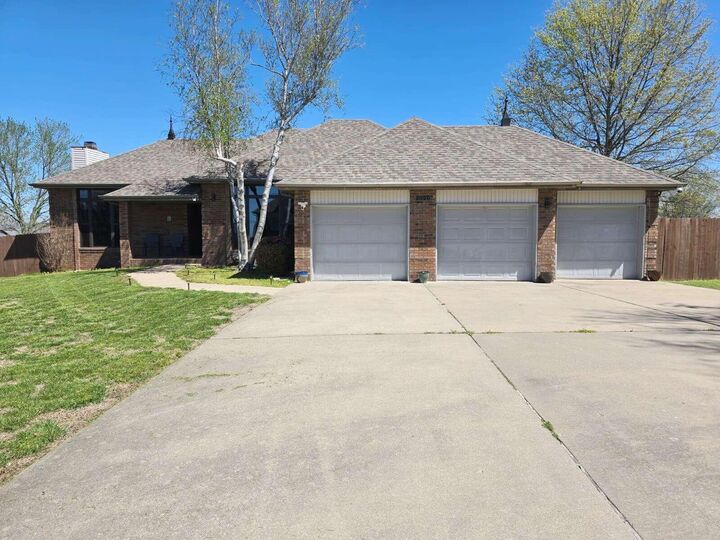 Property Photo:  2020 N Equestrian Lane  MO 65714 