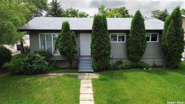 1008 Parklane Drive — photo 1