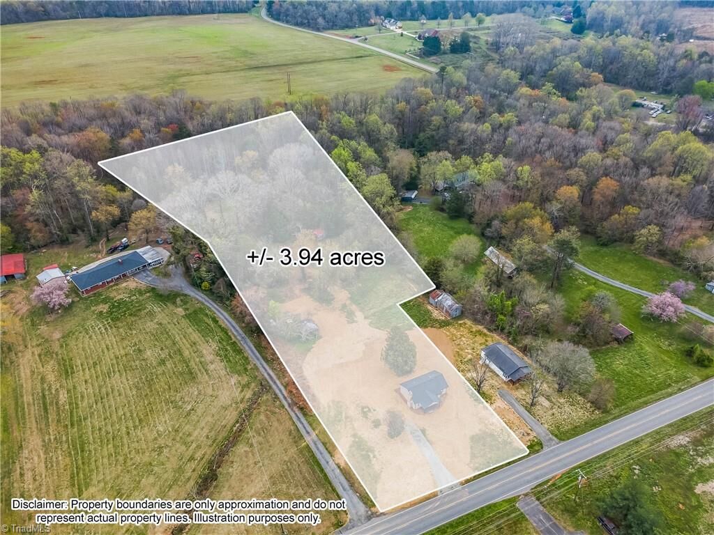 Property Photo:  5424 US Highway 21  NC 28642 