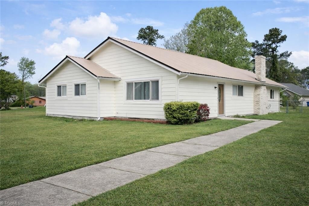 Property Photo: 500 Dennis Road NC 28546