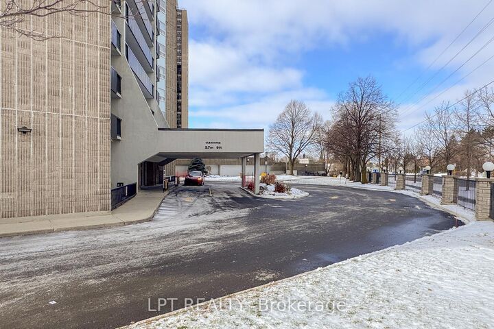 Property Photo: 1380 Prince Of Wales Drive 802 ON K2C 3N5
