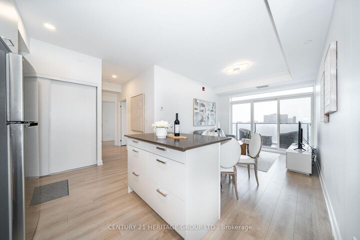 Photo de la propriété: 385 Osler Street 610 ON M6N 0B2