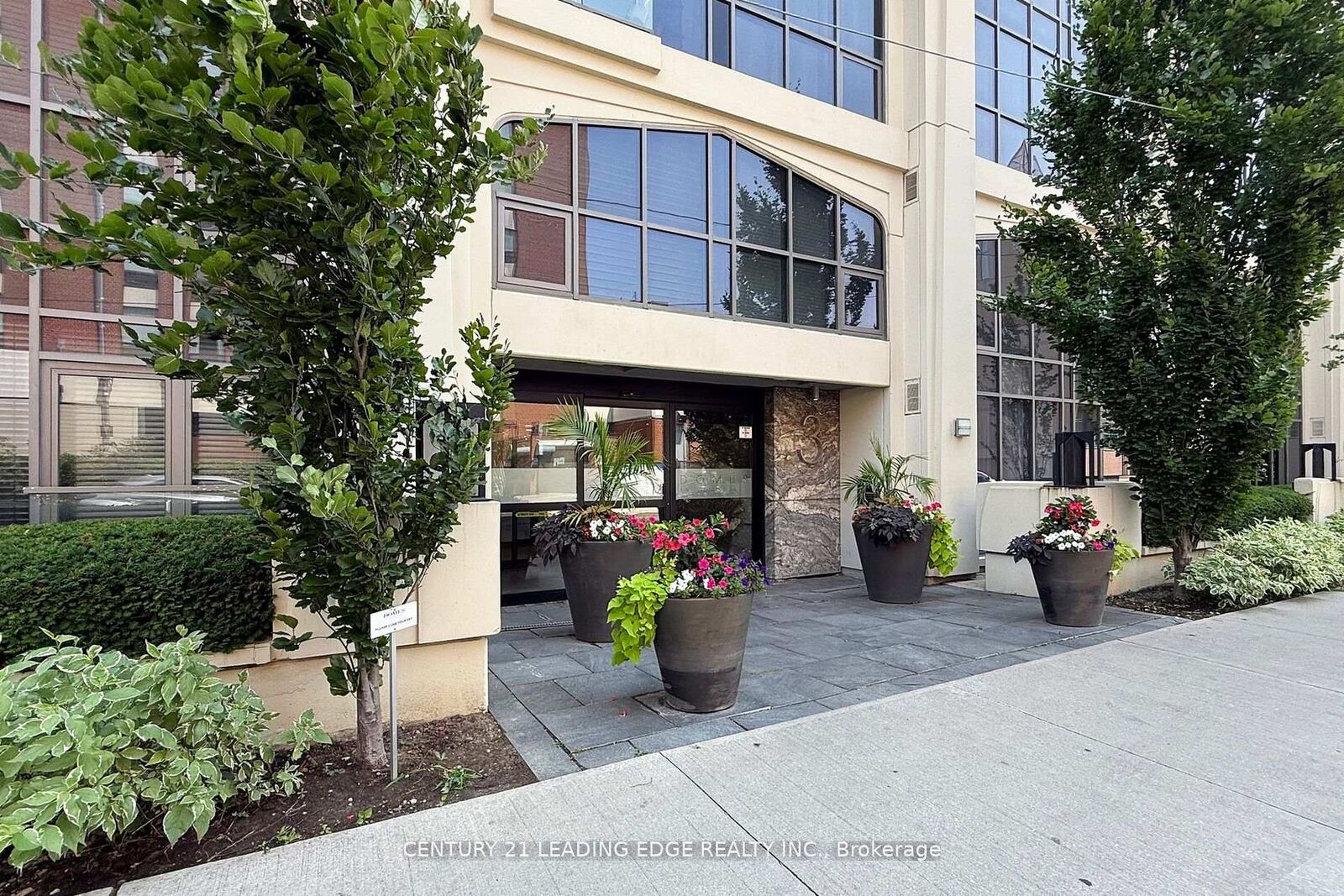 Photo de la propriété: 3 McAlpine Street 502 ON M5R 3T5