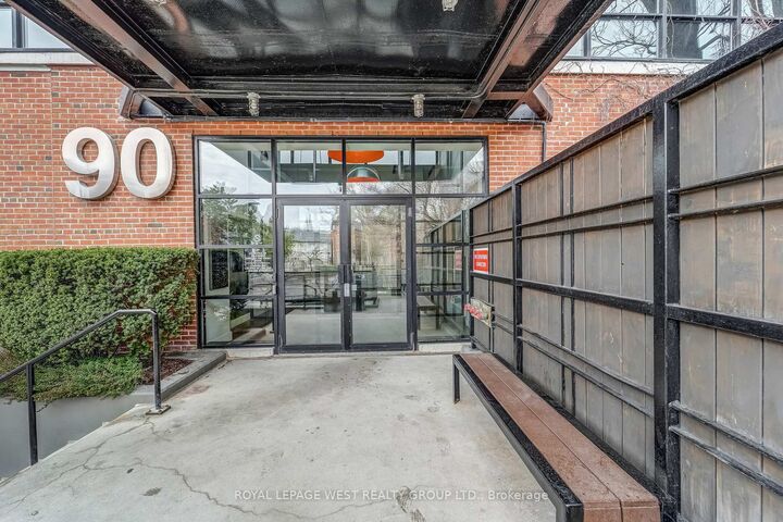 90 Sumach Street 416 — photo 1