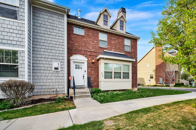 Property Photo:  2026 W Crescent Way  UT 84664 