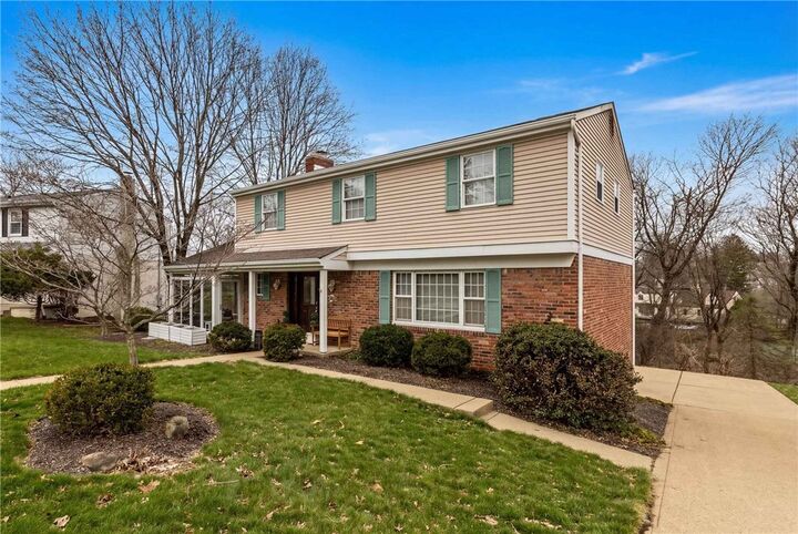 Property Photo:  1011 Apple Hill Ln  PA 15101 