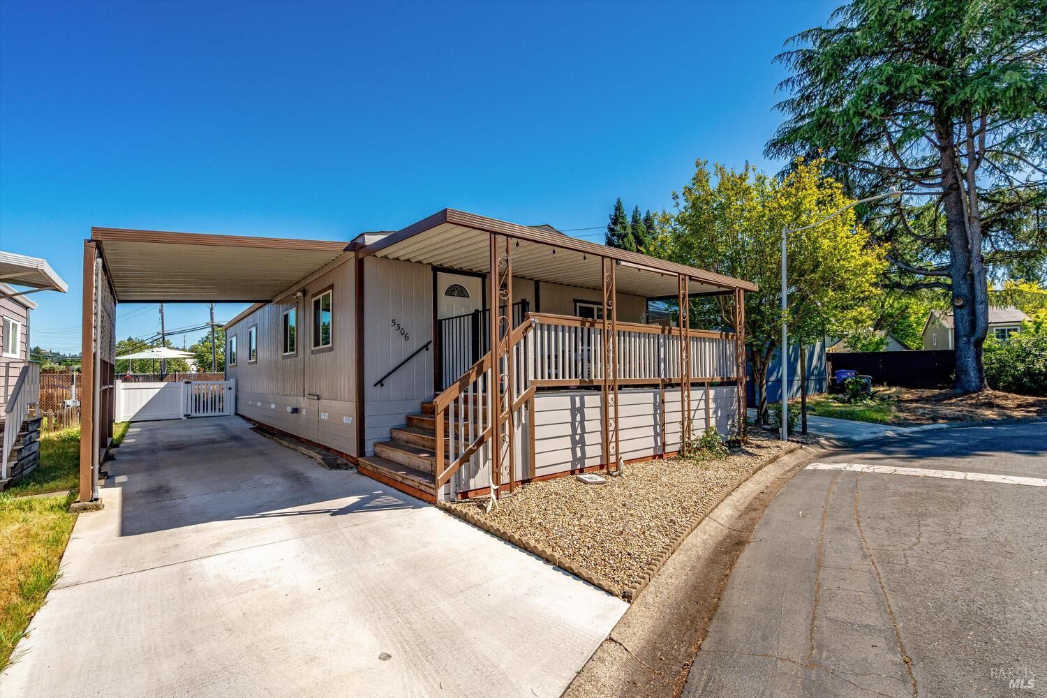 Property Photo: 5306 Rexford Way CA 95043