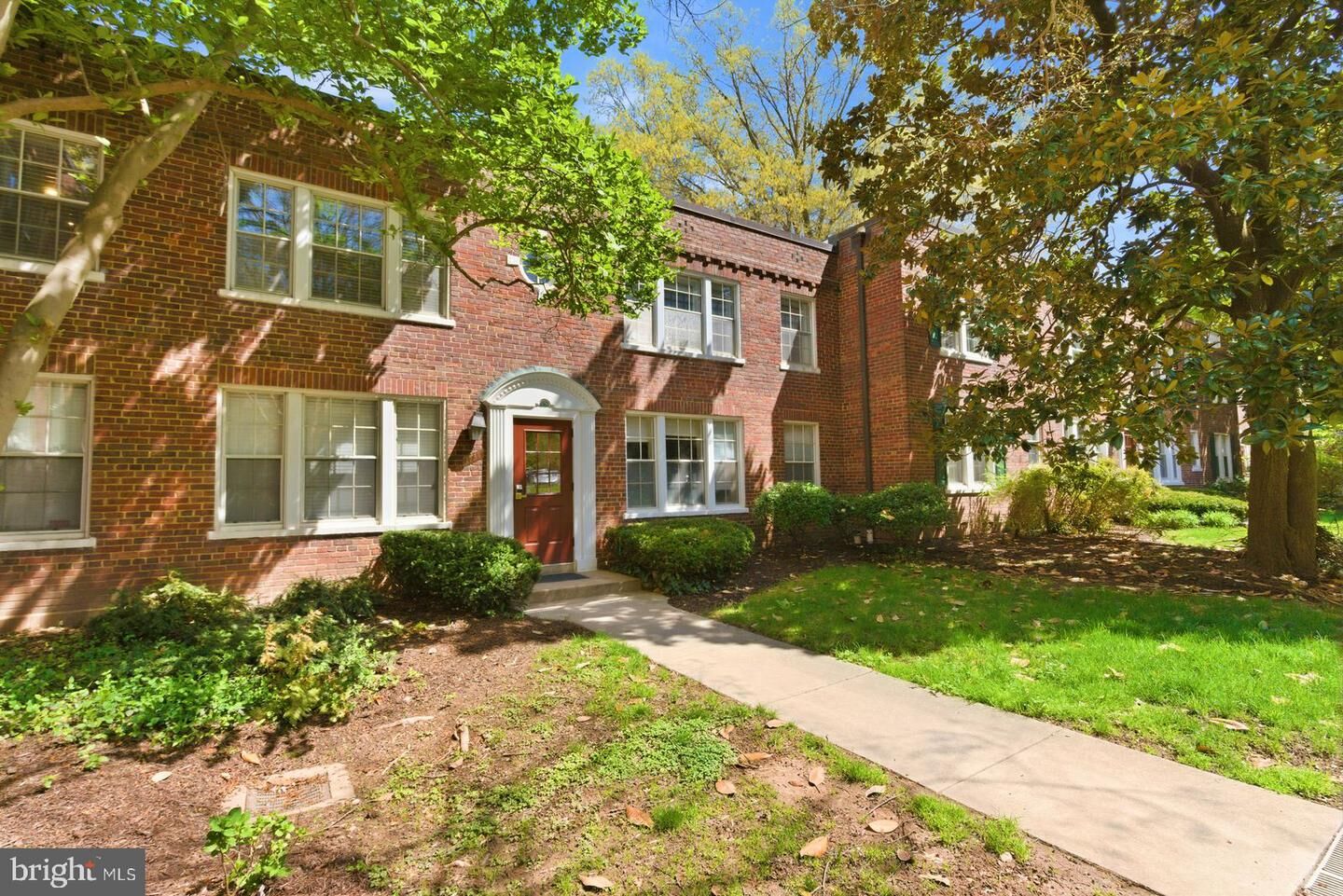 Property Photo:  1739 N Troy Street 8-419  VA 22201 