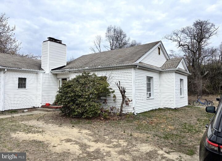 Property Photo:  936 Savage Avenue  NJ 08090 
