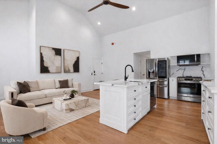 Property Photo:  18 W Mechanic 7  PA 18938 