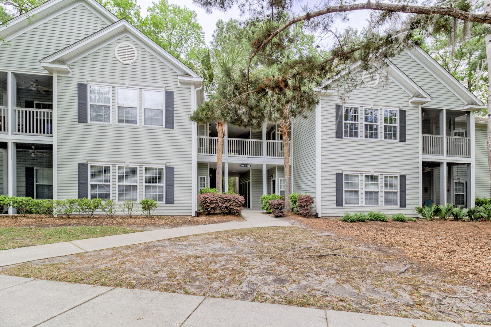 Property Photo:  1401 Grove Park Drive  SC 29414 