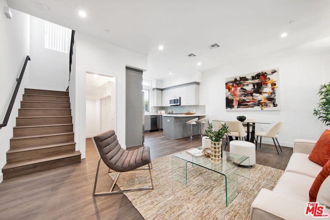 Property Photo: 1458 Butler Ave CA 90025