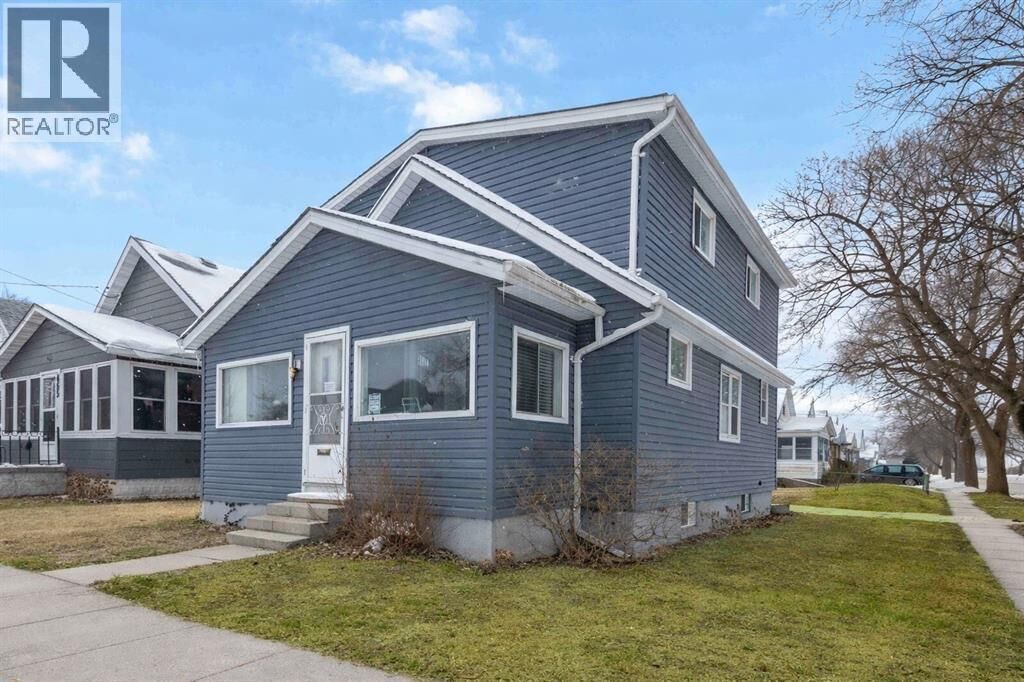 Property Photo:  463 Confederation Street  ON N7T 2B5 
