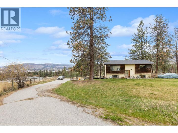 3260 Coyote Crescent — photo 1