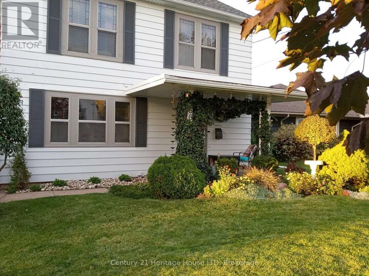 Property Photo:  66 Bald Street  ON L3C 5B9 