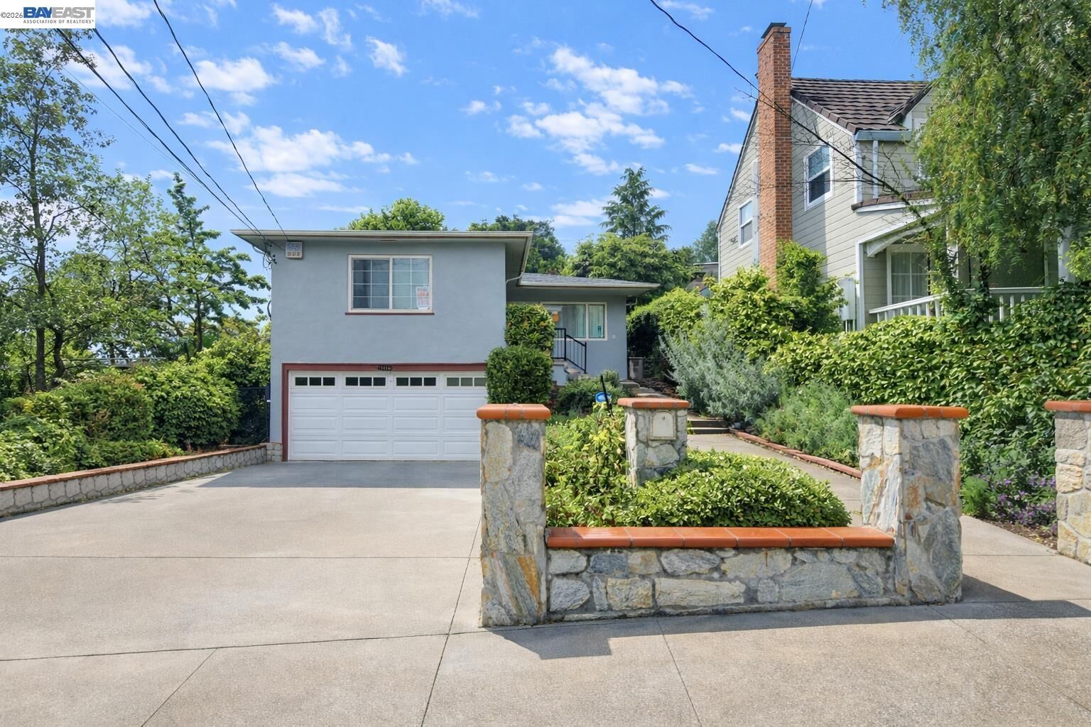 Property Photo:  4015 Rusting Ave  CA 94605 