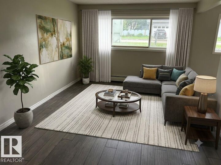 Property Photo: 10164 150 Street NW 4 AB T5P 1P1