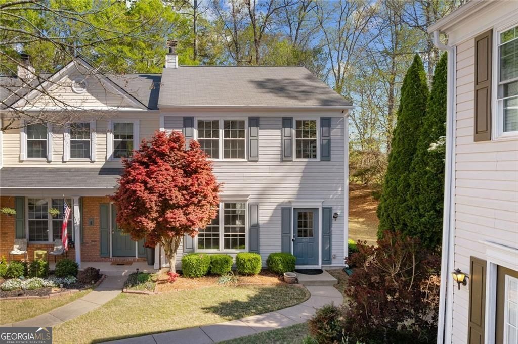 Property Photo:  1215 Whitestone Ridge  GA 30005 