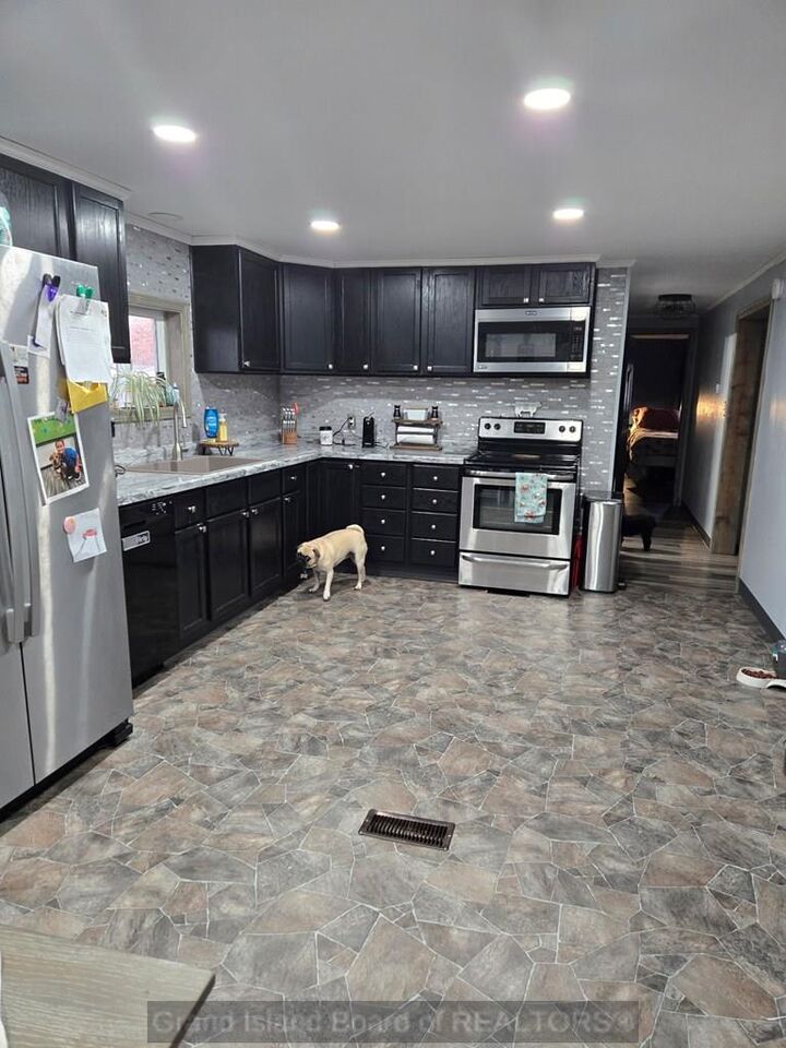 Property Photo:  820 S Pine Ave. #220  NE 68901 