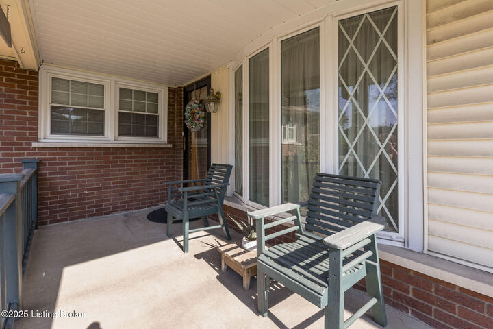 Property Photo:  3127 Hartlage Ct  KY 40216 