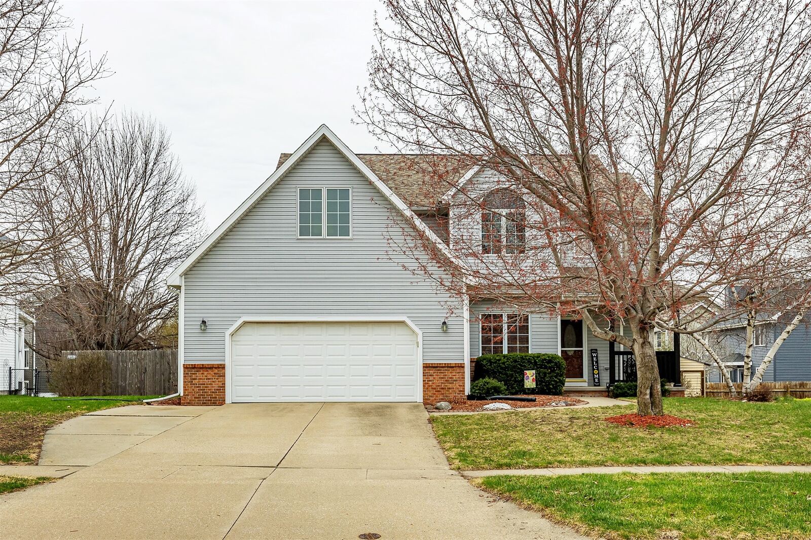 Property Photo:  207 NW Seasons Drive  IA 50023 