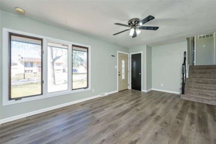 Property Photo:  4405 64th Street  IA 50322 