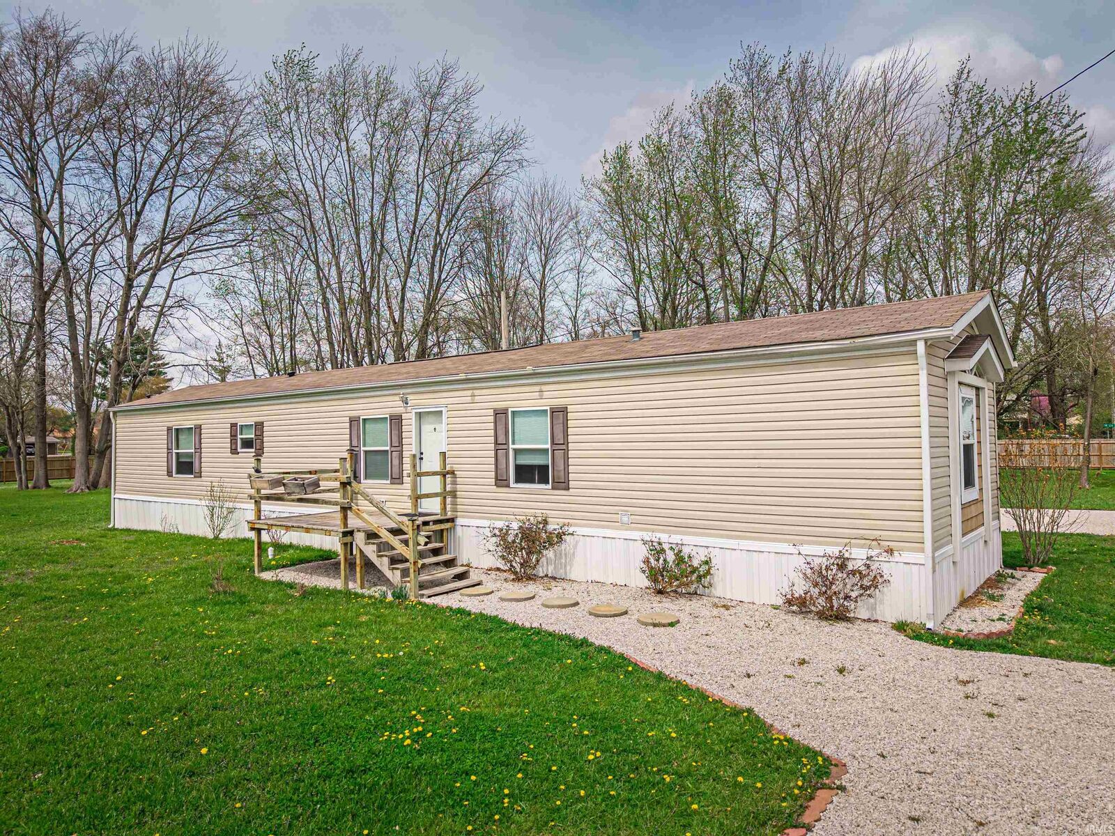 Property Photo: 4611 N Alford Locust Street IN 47567
