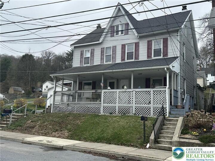 Property Photo:  214 S Walnut Street  PA 18080 