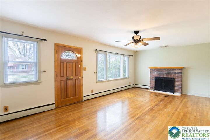Property Photo:  345 8th Avenue  PA 18018 