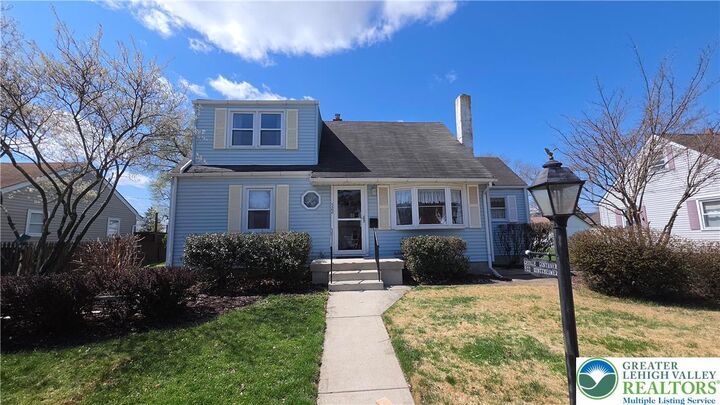 Property Photo:  522 Rentzheimer Drive  PA 18055 