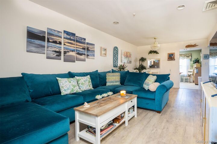 Property Photo:  7 Cobblestone Way  NY 11766 