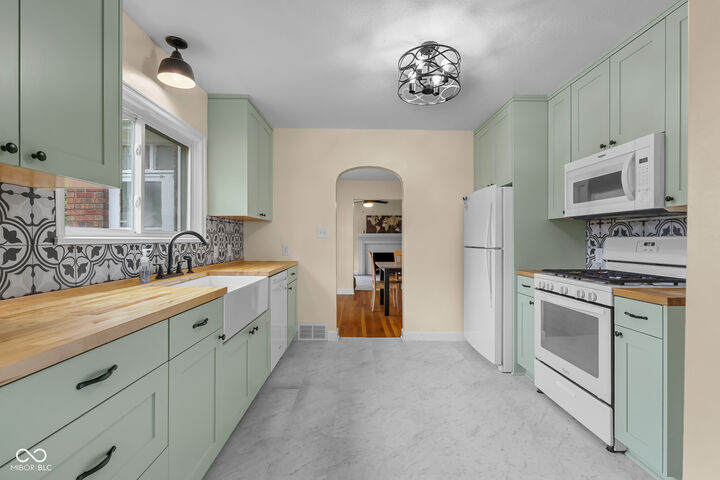 Property Photo: 2645 Washington Street IN 47201