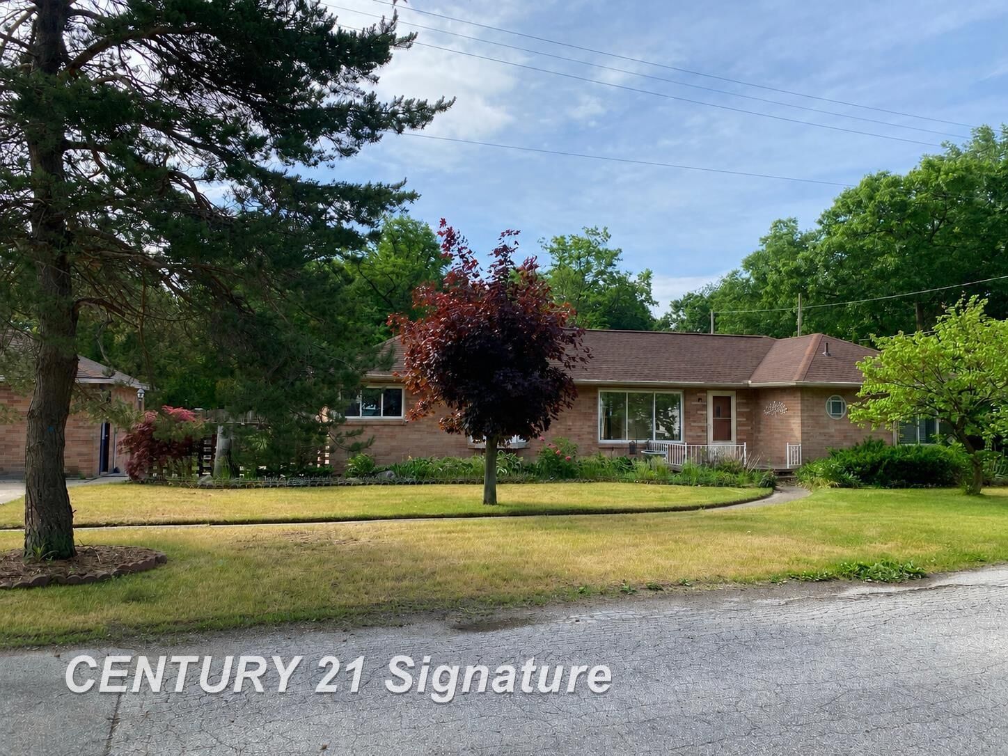 Property Photo:  103 Lincoln Drive  MI 48706 