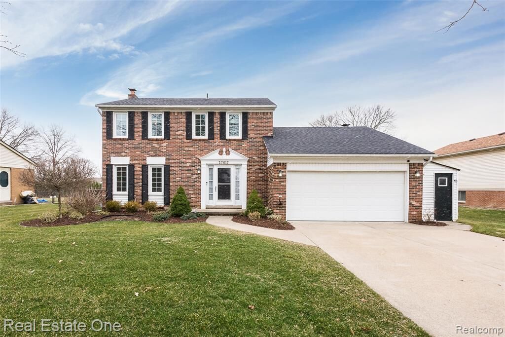 Property Photo:  37617 Sunnydale Street  MI 48154 1440 