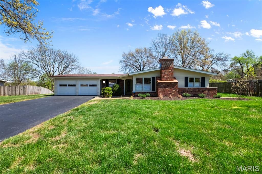 Property Photo: 760 Pebbleshire Lane MO 63122