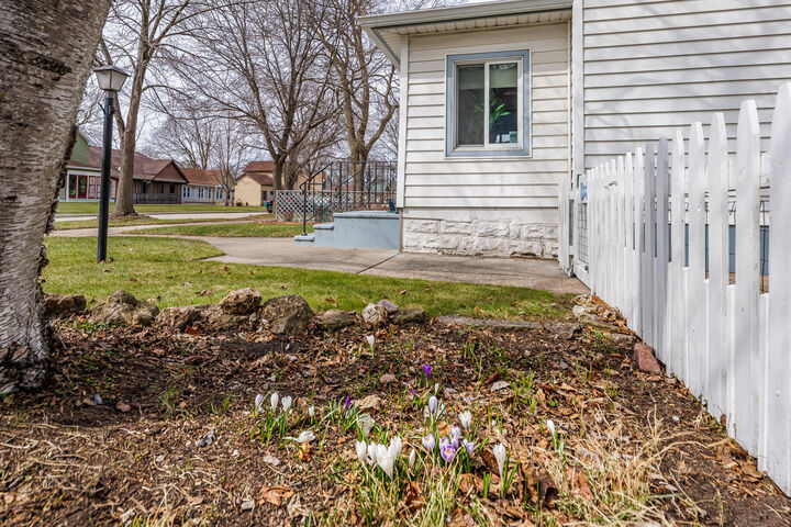 Property Photo:  1208 Kane St  WI 54603 