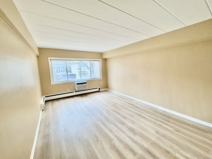 Property Photo:  5616 N Kenmore Avenue 2E  IL 60660 