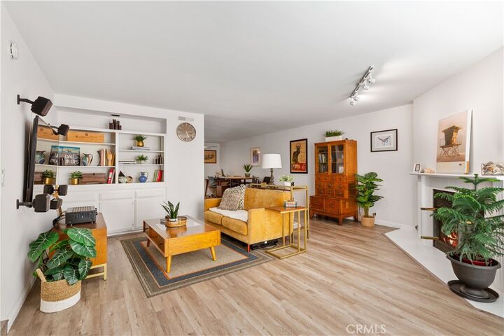 Property Photo:  2601 E 19th 4  CA 90755 