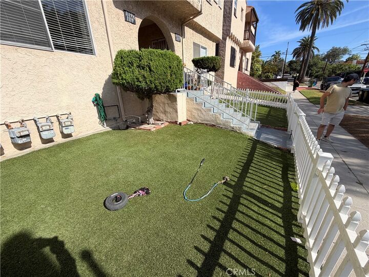 Property Photo: 1117 Queen Anne CA 90019