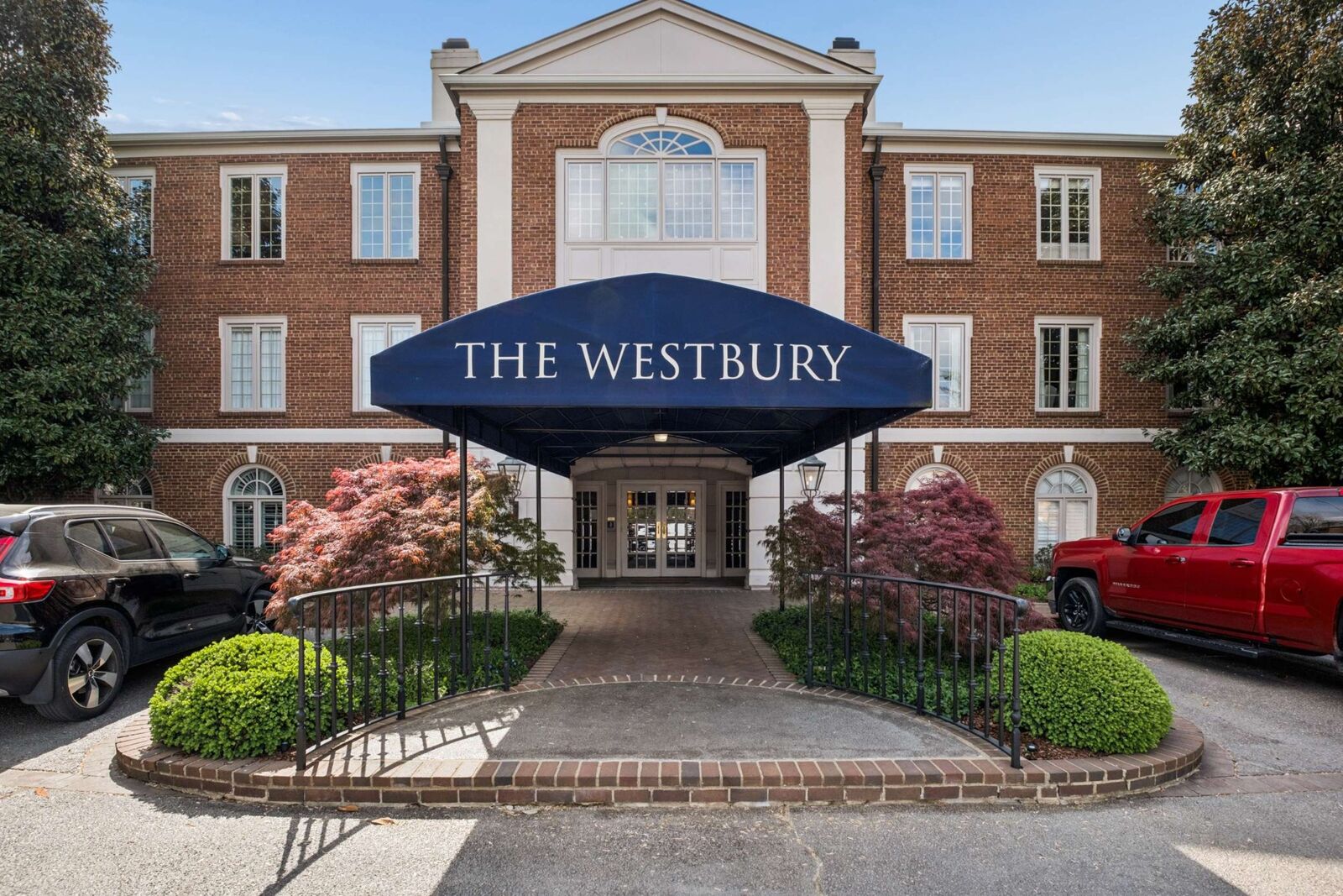 Property Photo:  3737 West End Ave 105  TN 37205 